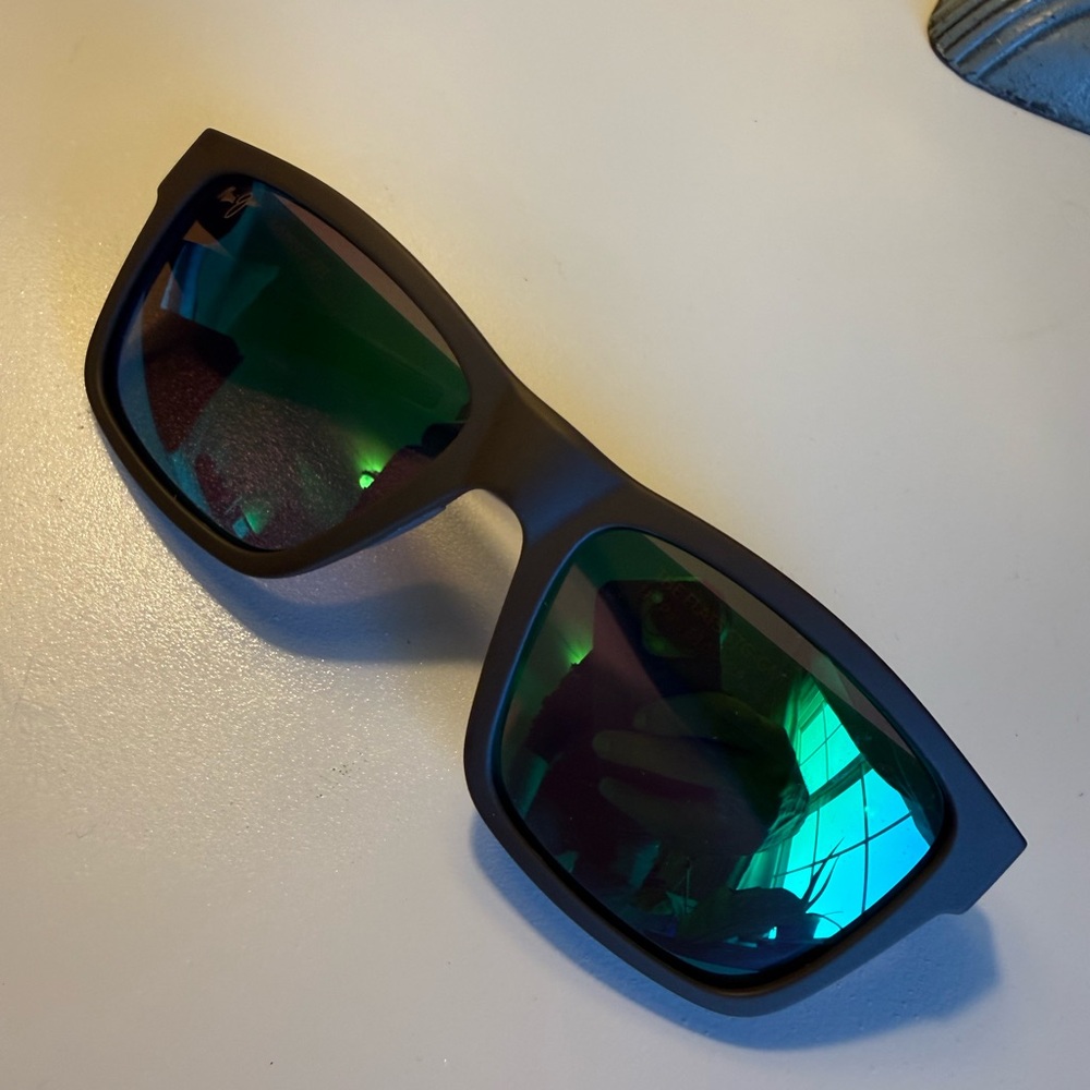 NWT - Maui Jim Brown Frame Sunglasses with Green Lenses, never worn.